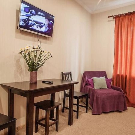 Central Cozy Apartment With Parking! Lviv Dış mekan fotoğraf